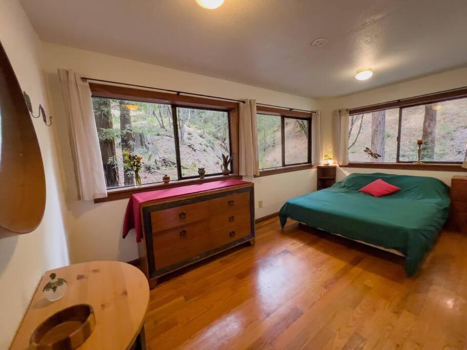 شقة Little House In The Redwoods With A Hot Tub! غاربرفيل المظهر الخارجي الصورة
